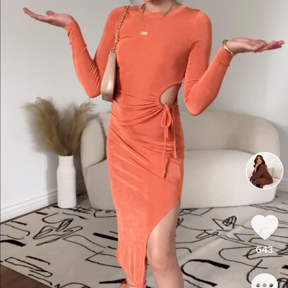 Miss Lola Birthday Season Dress - Picture 2 of 5